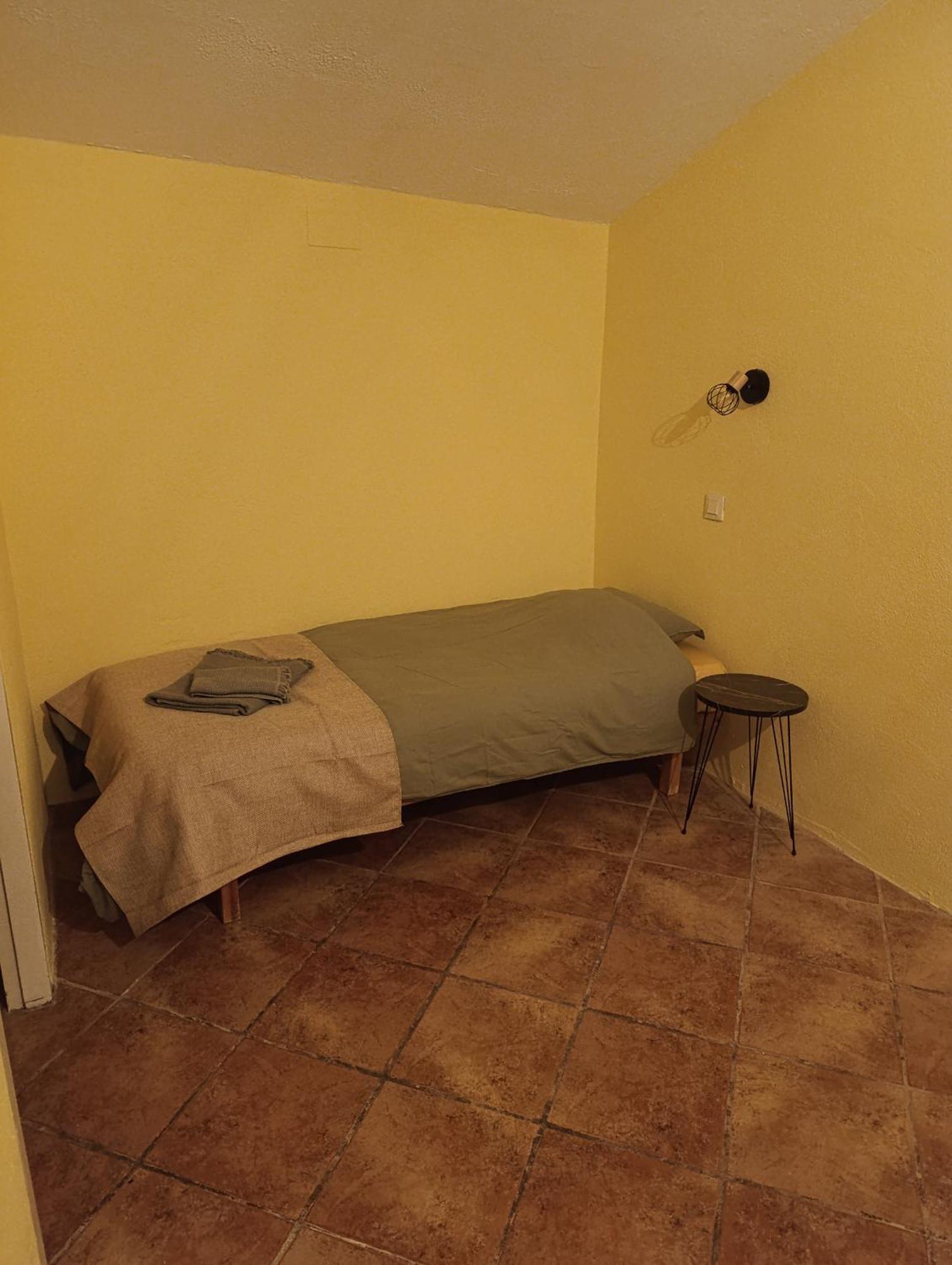Mas Pitre Bed & Breakfast Besalu Bagian luar foto