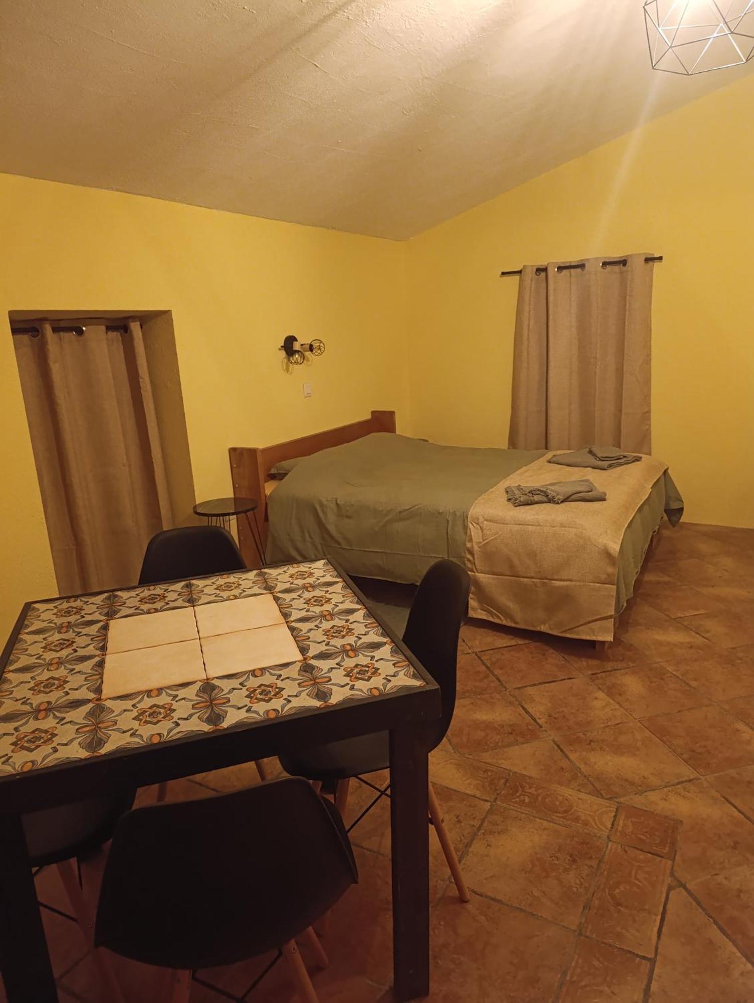 Mas Pitre Bed & Breakfast Besalu Bagian luar foto