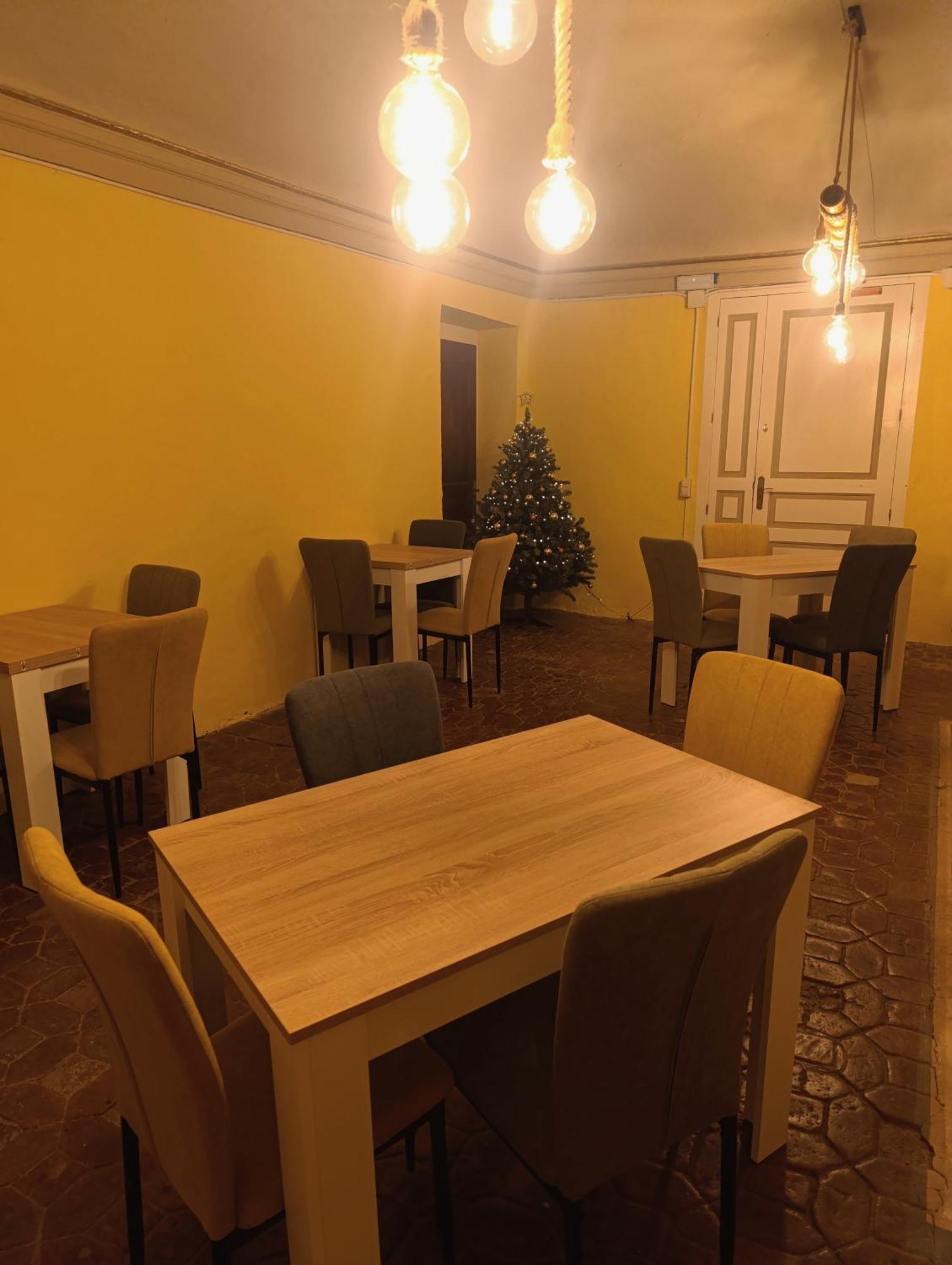 Mas Pitre Bed & Breakfast Besalu Bagian luar foto