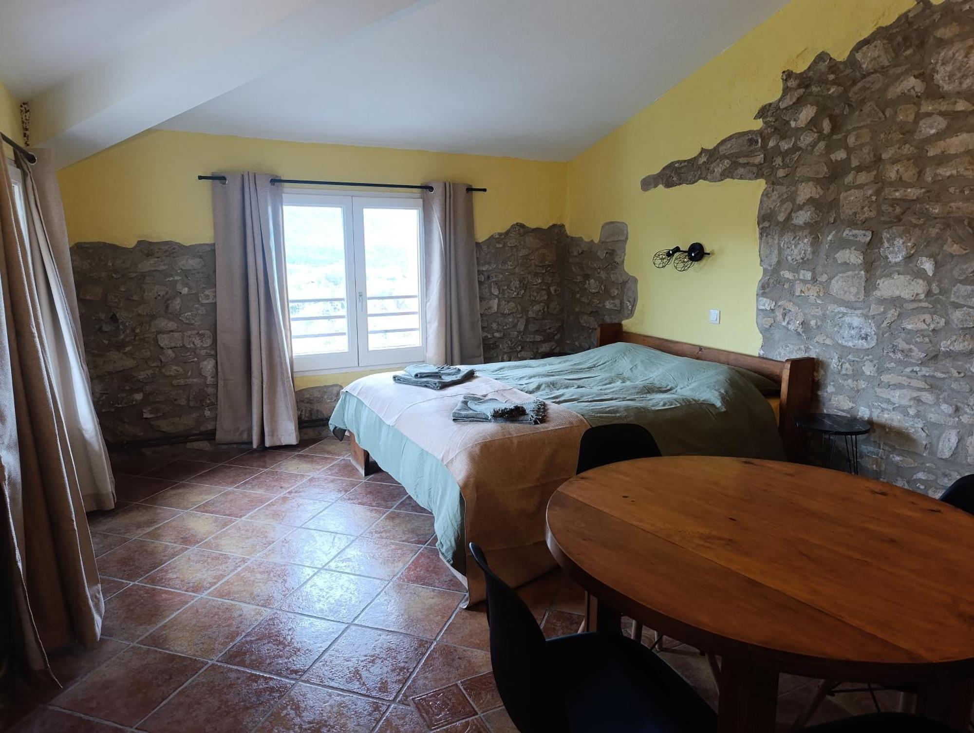 Mas Pitre Bed & Breakfast Besalu Bagian luar foto