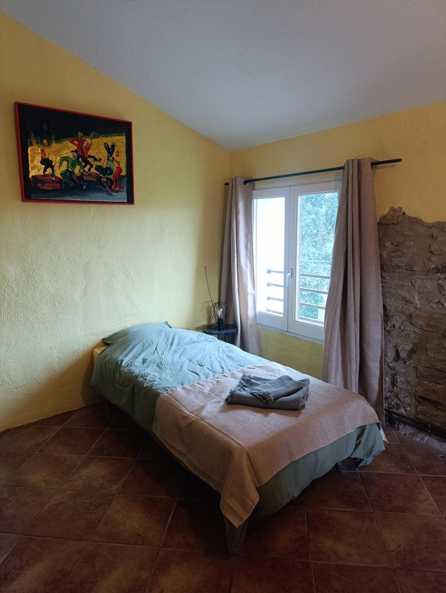 Mas Pitre Bed & Breakfast Besalu Bagian luar foto