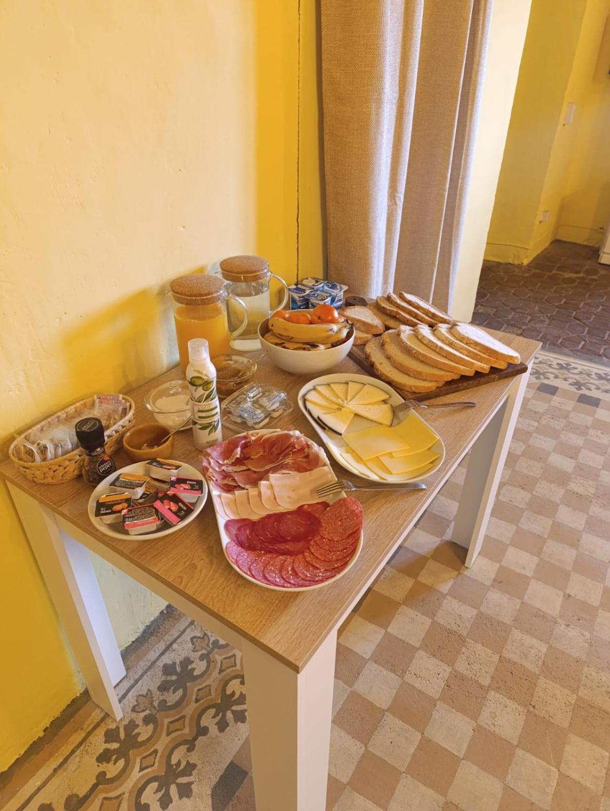 Mas Pitre Bed & Breakfast Besalu Bagian luar foto
